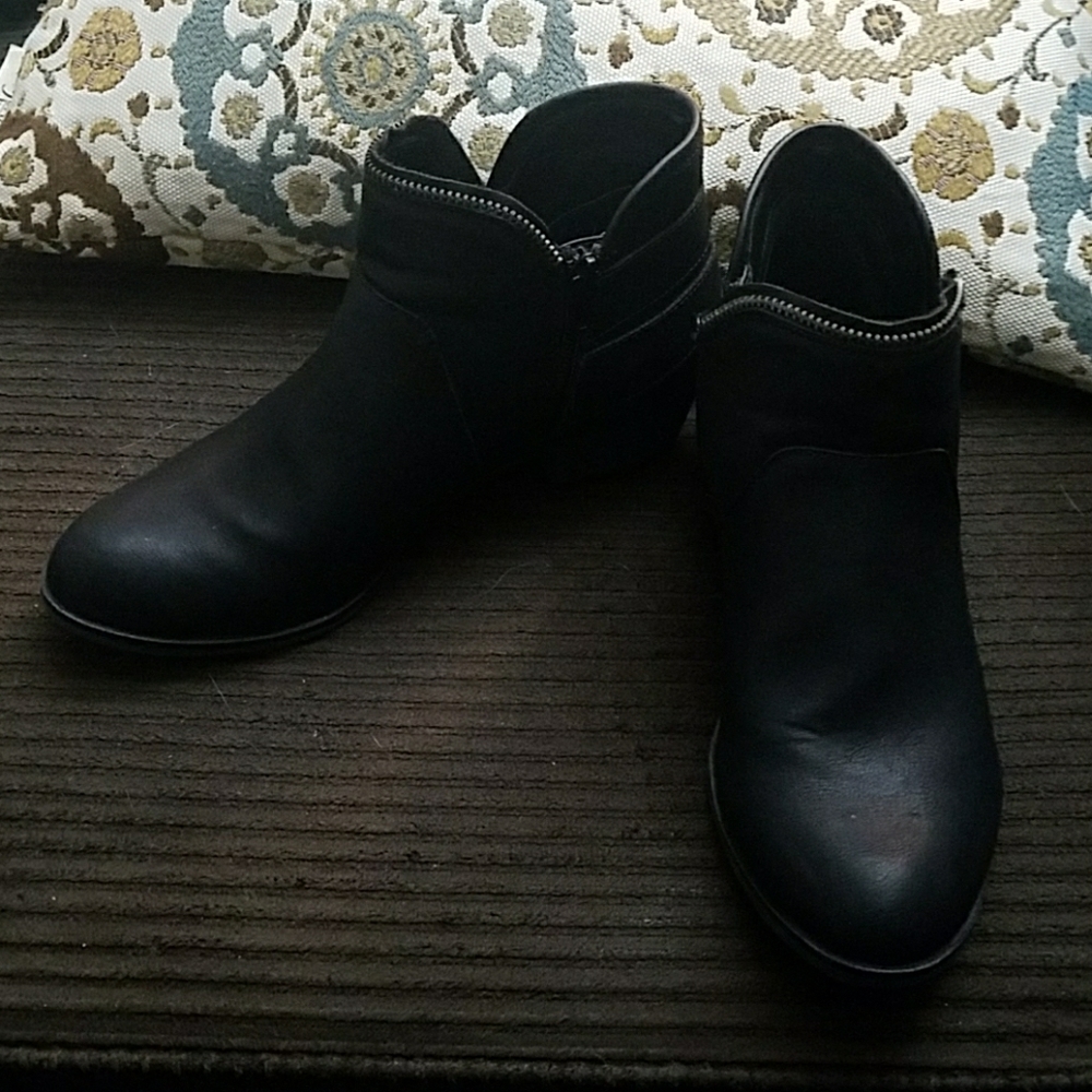 American rag women's sz 7.5 black boots